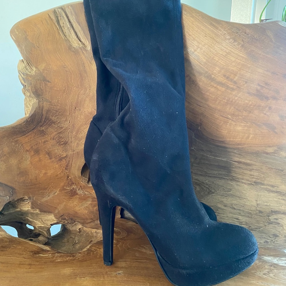 Boots - Picture 7 of 7